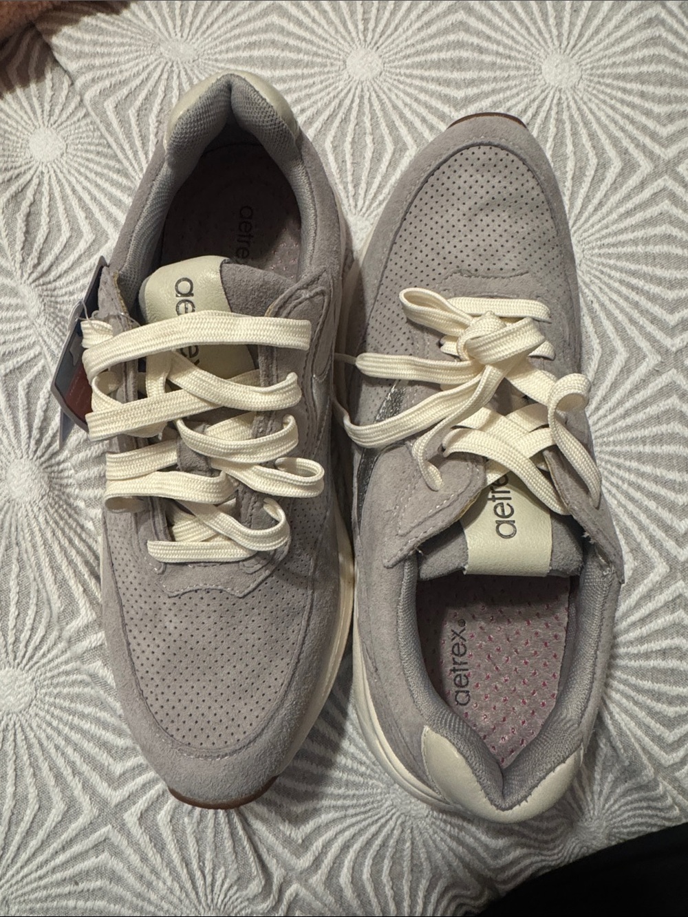 Aetrex Neutral Gray Suede Women's Sneakers size 7